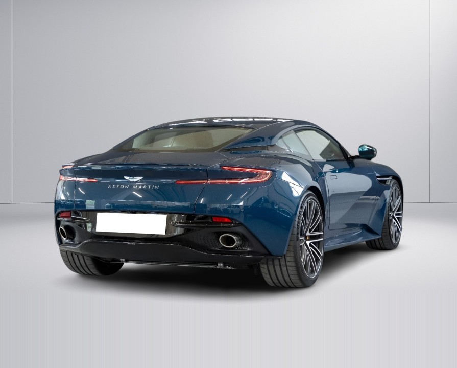 Aston Martin DB12 (3)