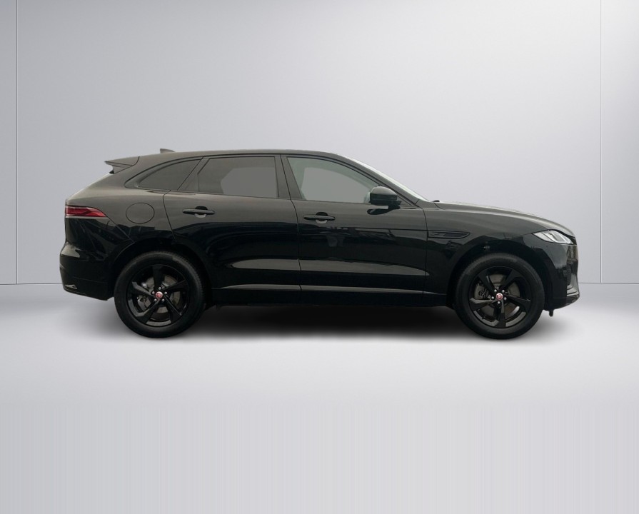 Jaguar F-Pace P400e (3)