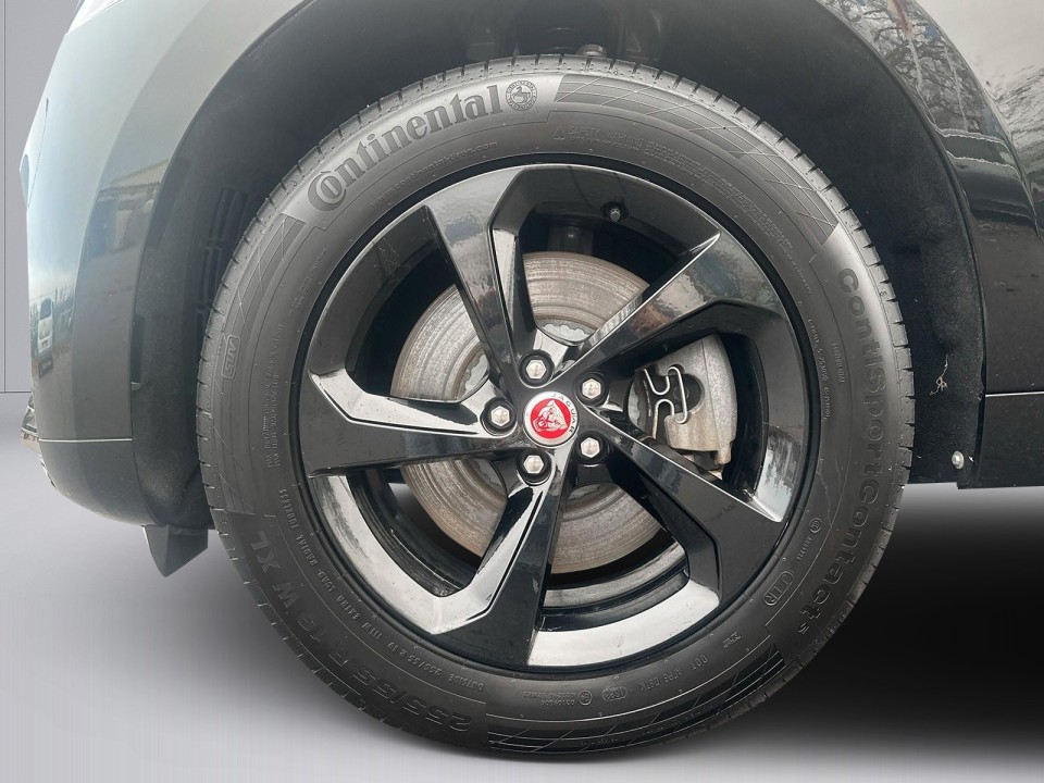 Jaguar F-Pace P400e - foto 9