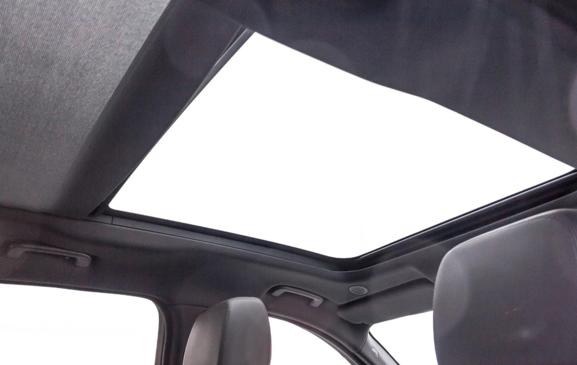 Jaguar F-Pace P400e - foto 17