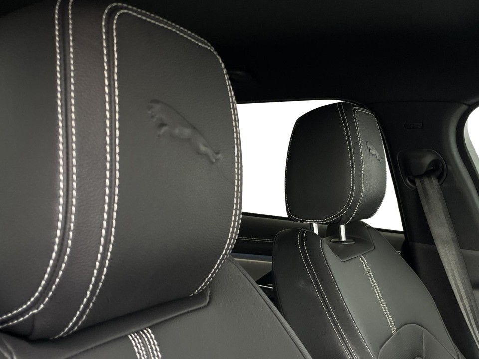 Jaguar F-Pace P250 R-Dynamic - foto 9