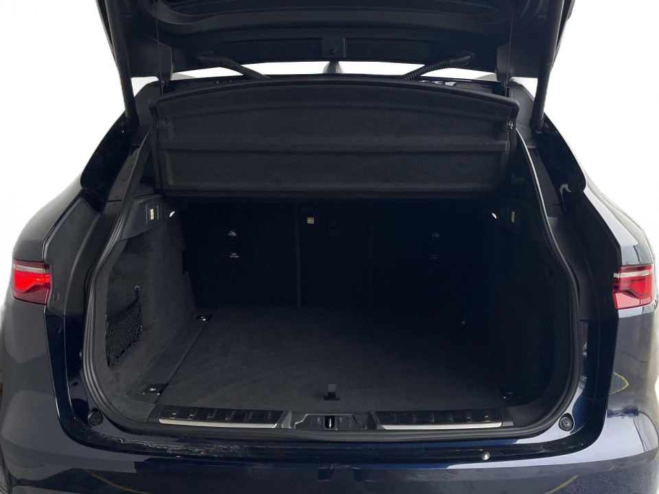 Jaguar F-Pace P250 R-Dynamic - foto 13