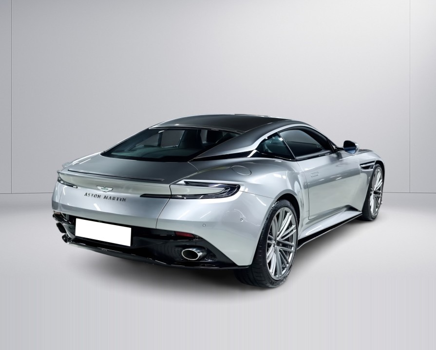 Aston Martin DB12 (2)