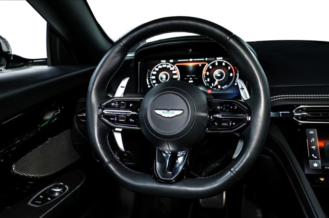 Aston Martin DB12 - foto 7