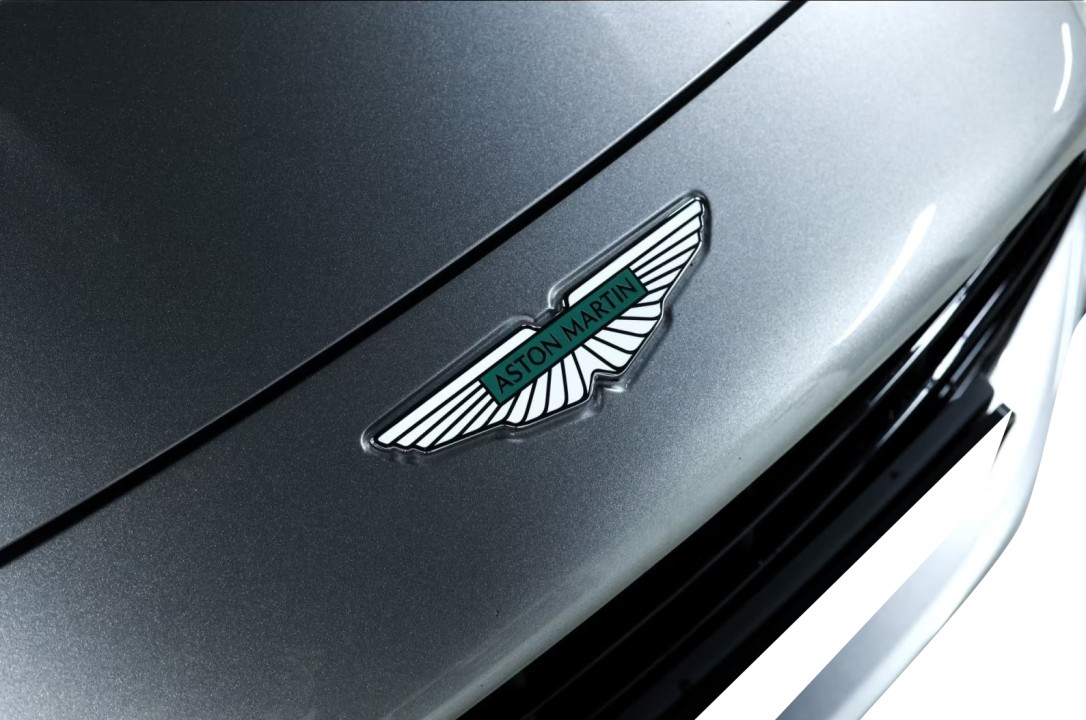 Aston Martin DB12 - foto 24