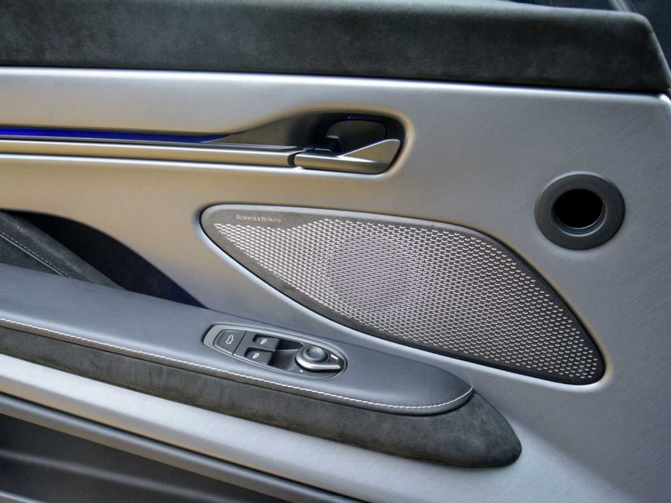 Aston Martin Vanquish - foto 22