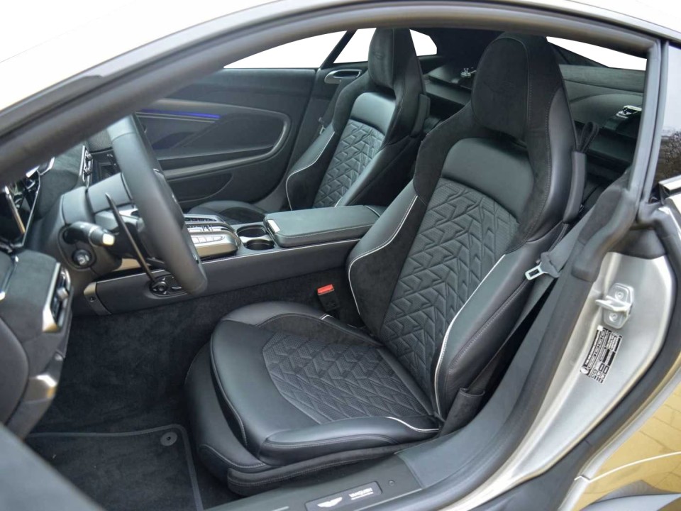 Aston Martin Vanquish - foto 9