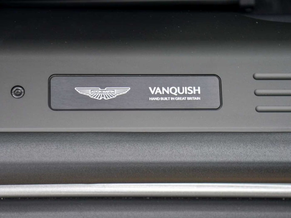 Aston Martin Vanquish - foto 23
