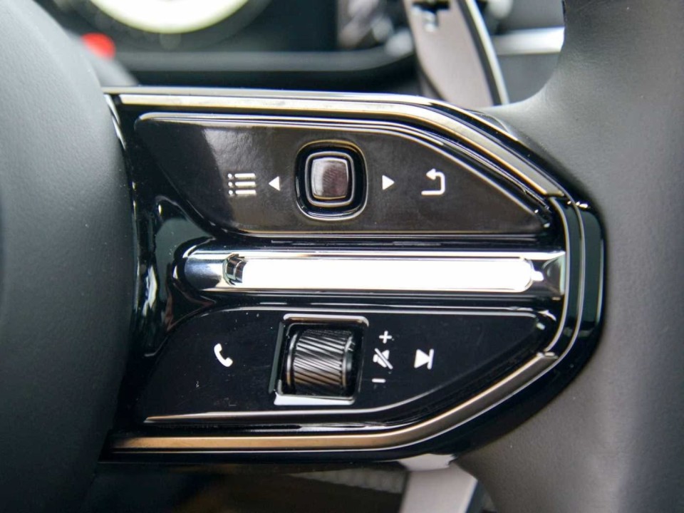 Aston Martin Vanquish - foto 11