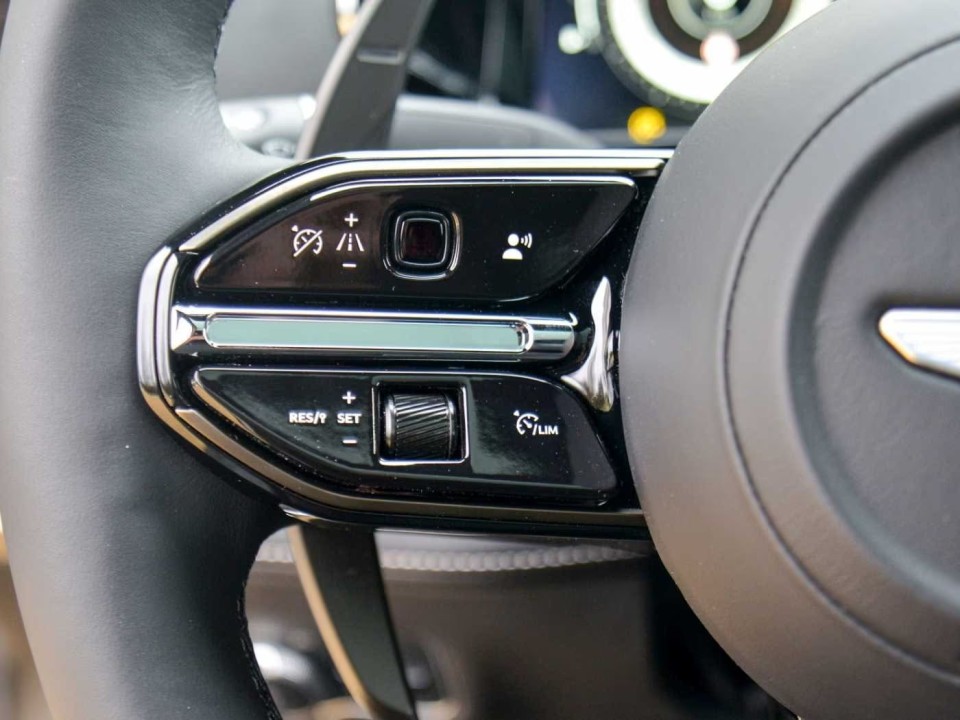 Aston Martin Vanquish - foto 10