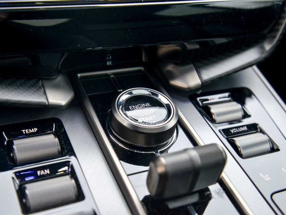 Aston Martin Vanquish - foto 14