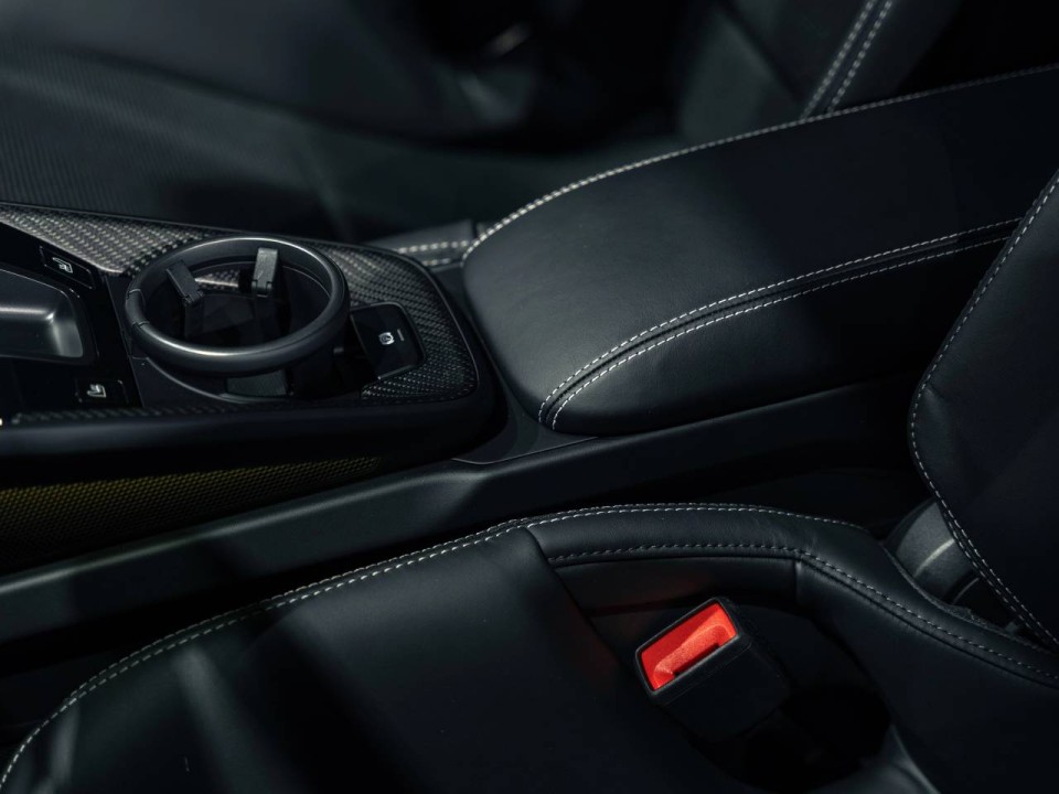 Porsche 911 GT3 Touring - foto 14