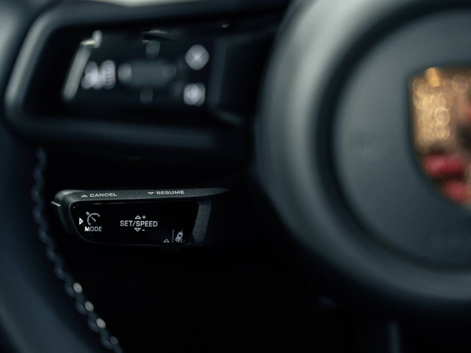 Porsche 911 GT3 Touring - foto 13