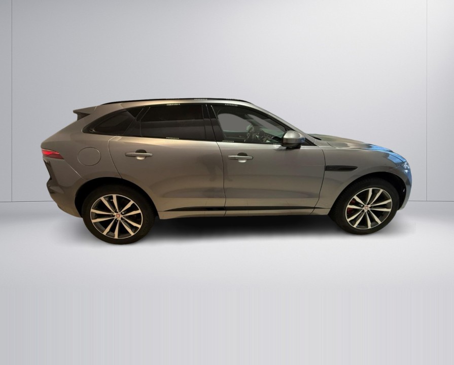 Jaguar F-Pace P400 R-Dynamic SE (2)