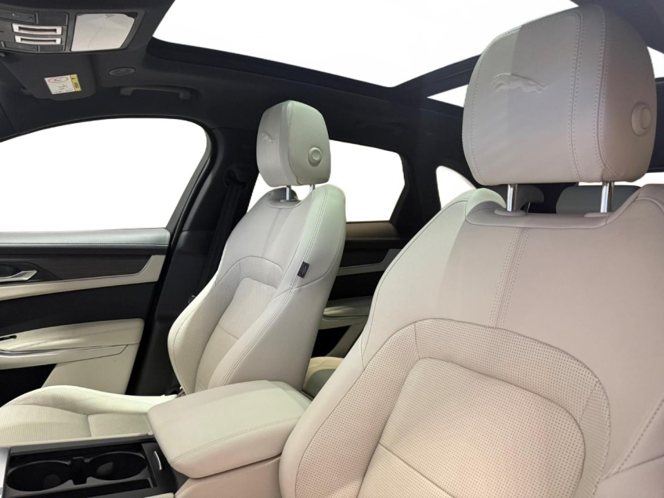 Jaguar F-Pace P400 R-Dynamic SE - foto 10