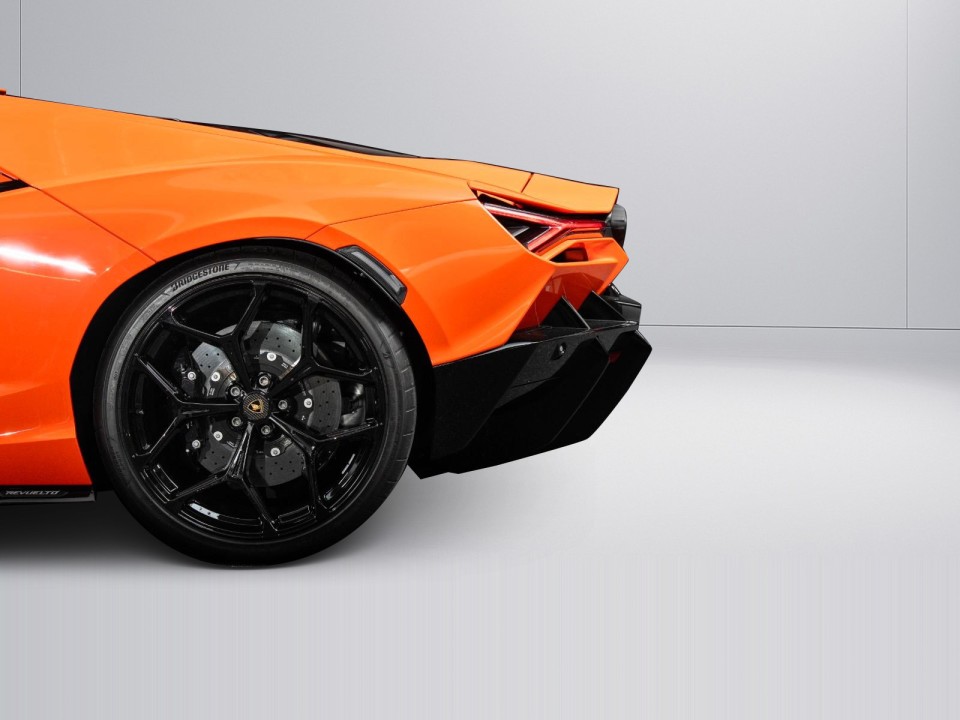Lamborghini Revuelto - foto 15