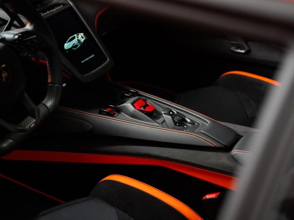 Lamborghini Revuelto - foto 10