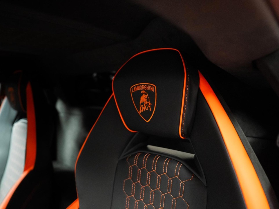 Lamborghini Revuelto - foto 11