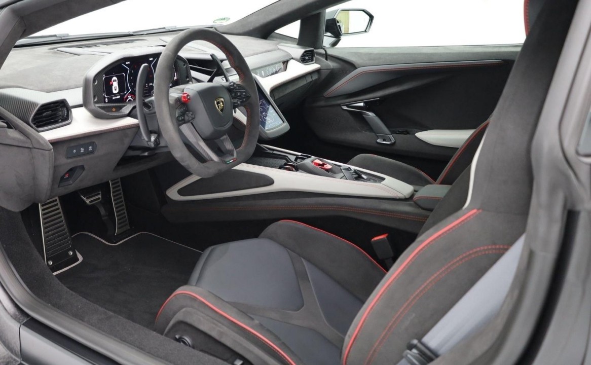 Lamborghini Revuelto - foto 6