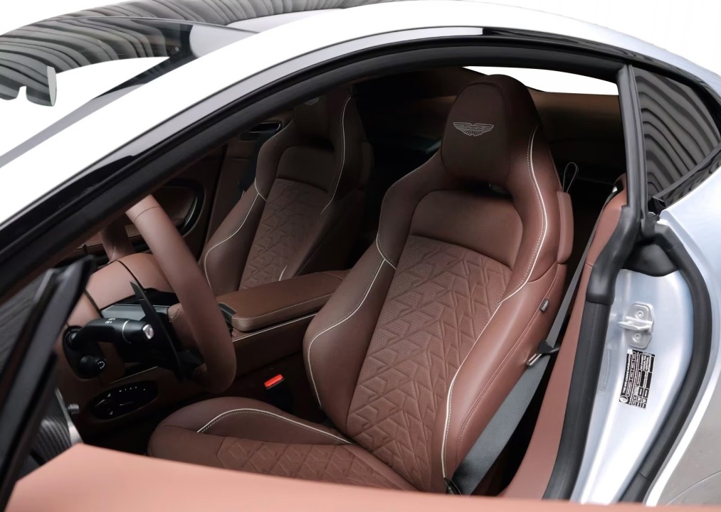 Aston Martin Vanquish - foto 8