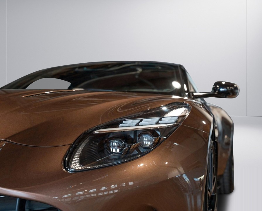 Aston Martin DB12 Coupe - foto 27