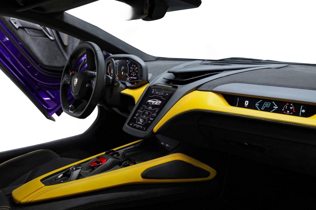Lamborghini Revuelto - foto 11