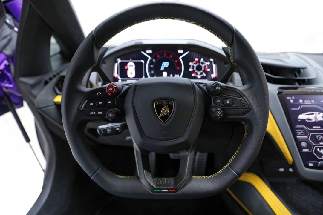 Lamborghini Revuelto - foto 12