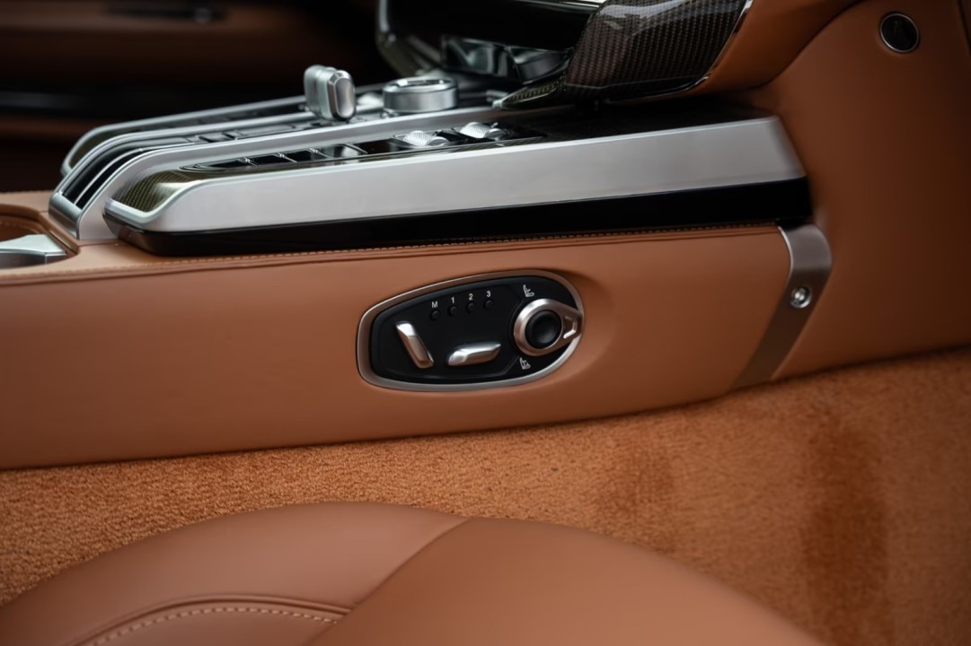 Aston Martin Vanquish - foto 20