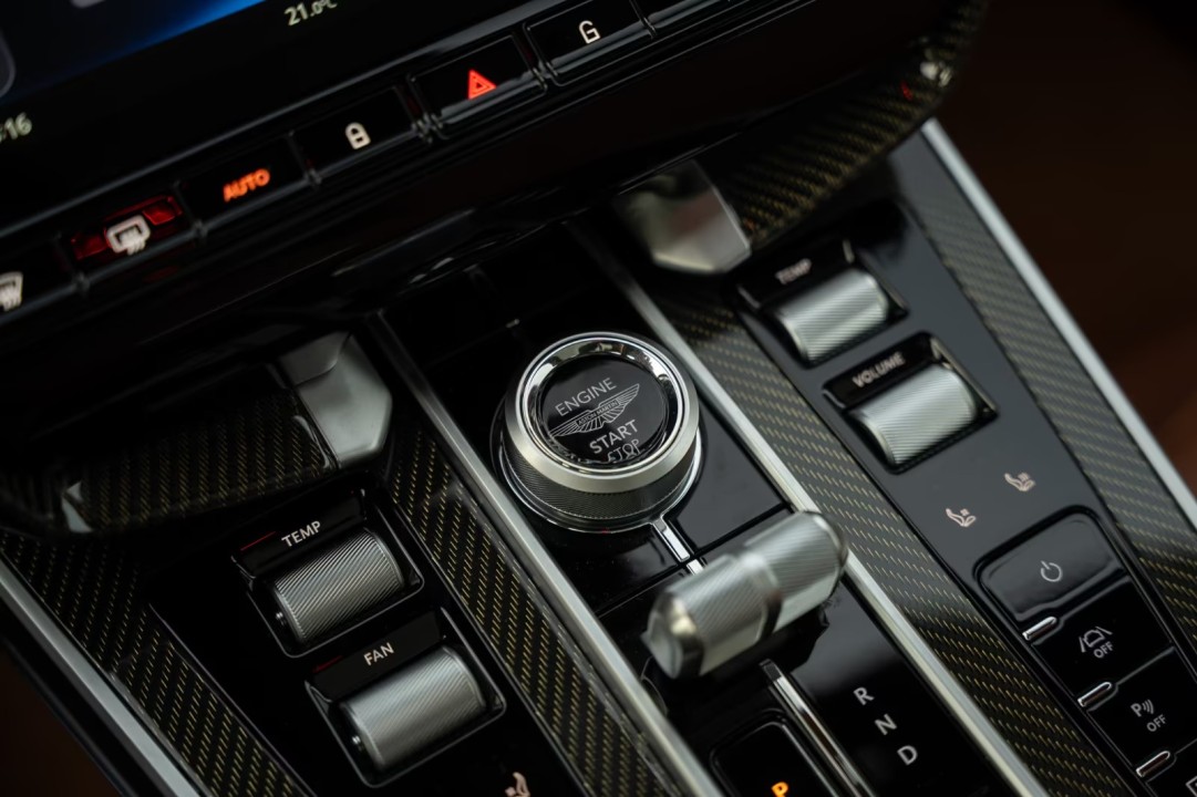 Aston Martin Vanquish - foto 16