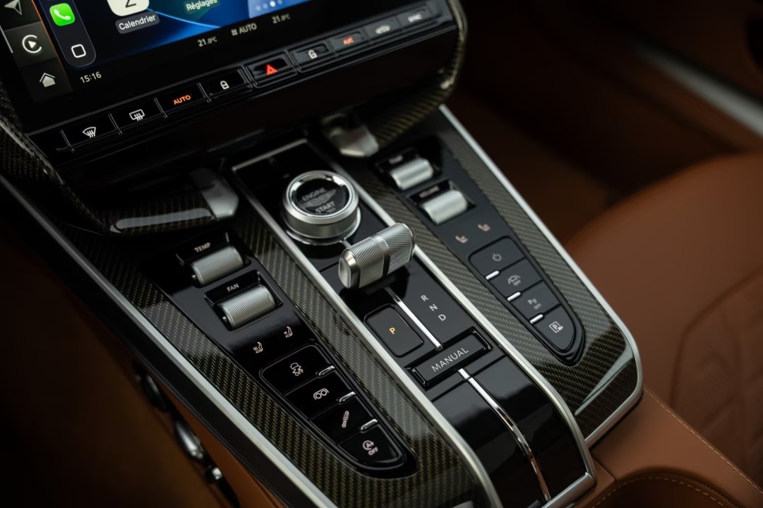 Aston Martin Vanquish - foto 15