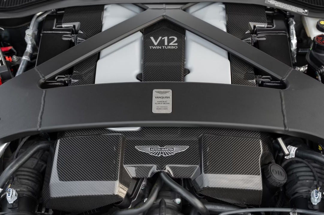 Aston Martin Vanquish - foto 30