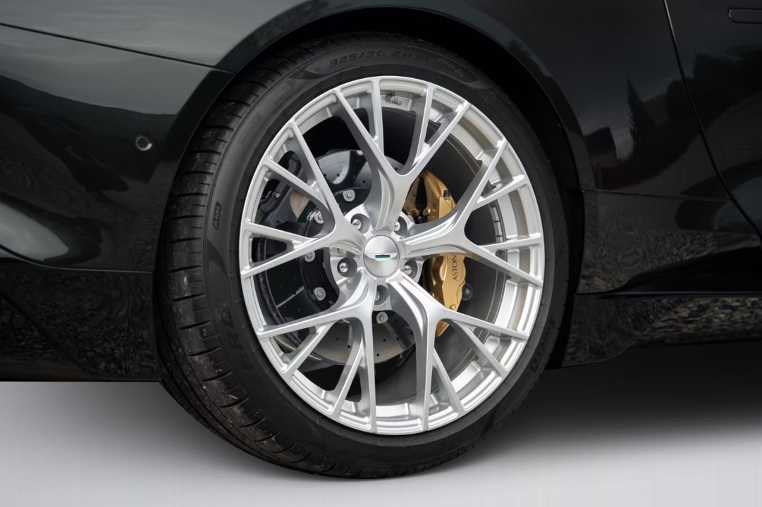 Aston Martin Vanquish - foto 48