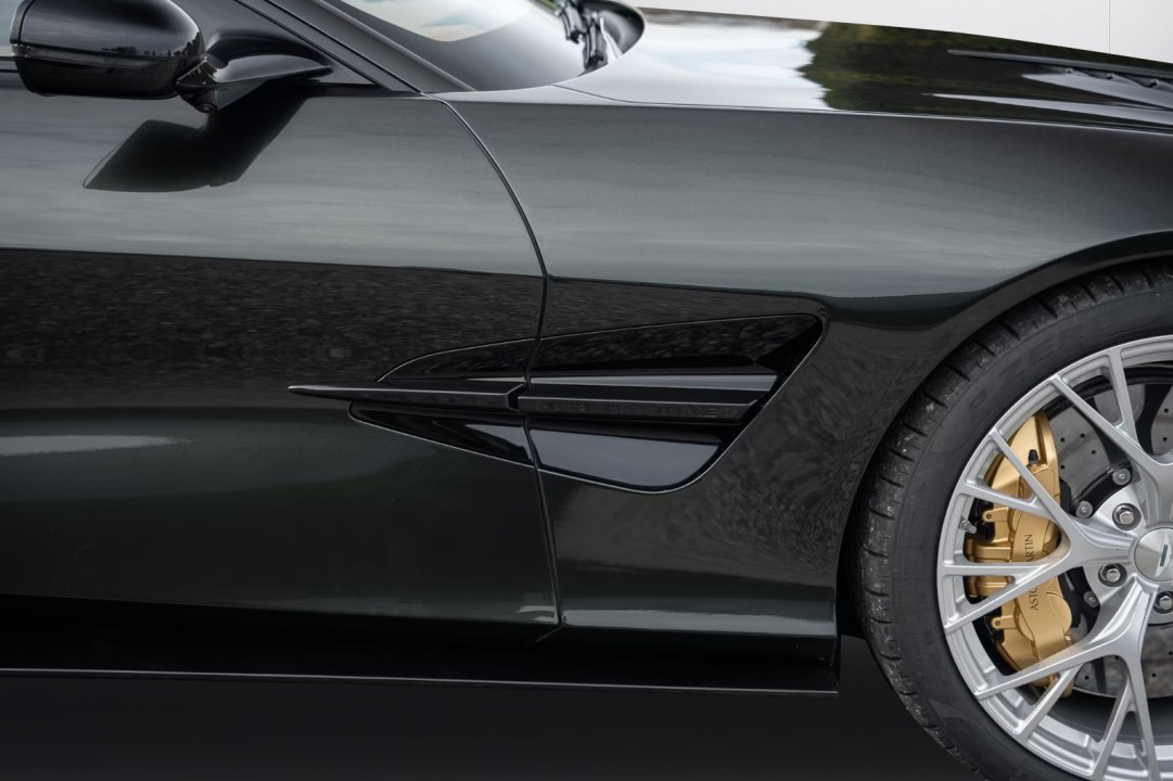 Aston Martin Vanquish - foto 37