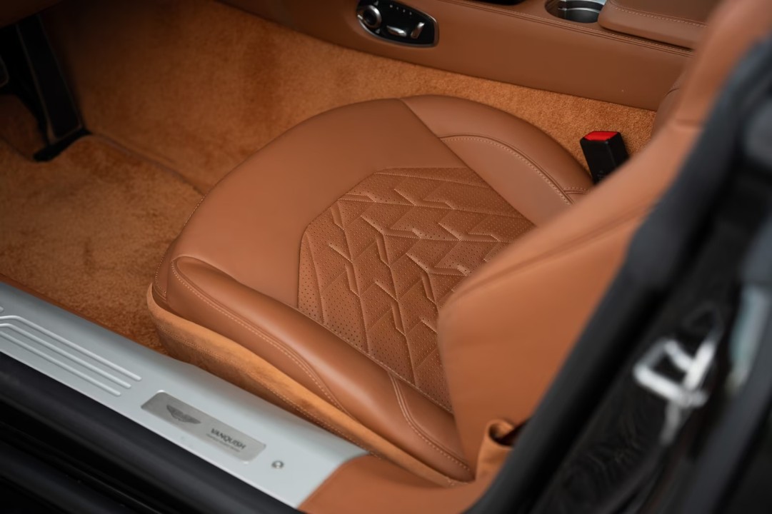 Aston Martin Vanquish - foto 23