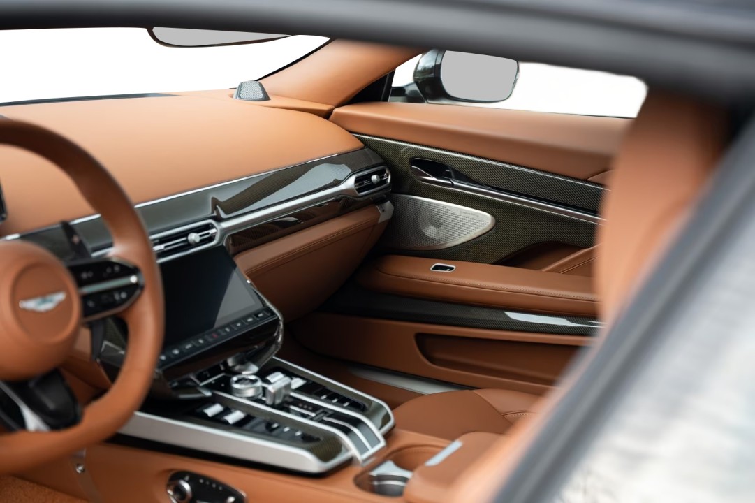 Aston Martin Vanquish - foto 14