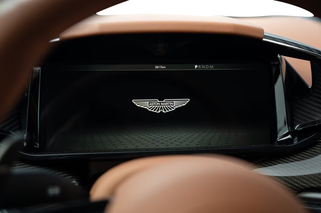 Aston Martin Vanquish - foto 12