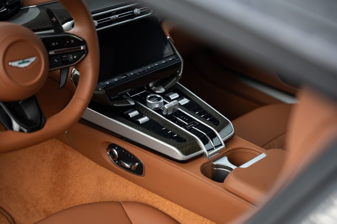 Aston Martin Vanquish - foto 13