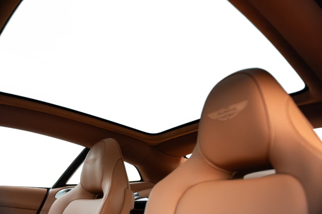 Aston Martin Vanquish - foto 22