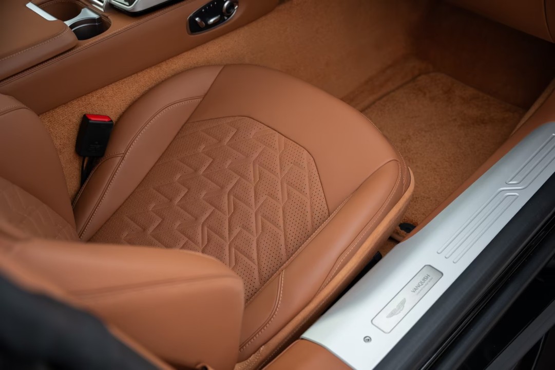 Aston Martin Vanquish - foto 24