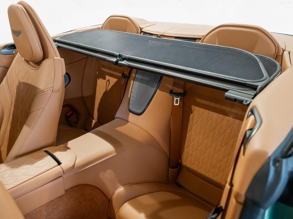 Aston Martin DB12 Volante - foto 9