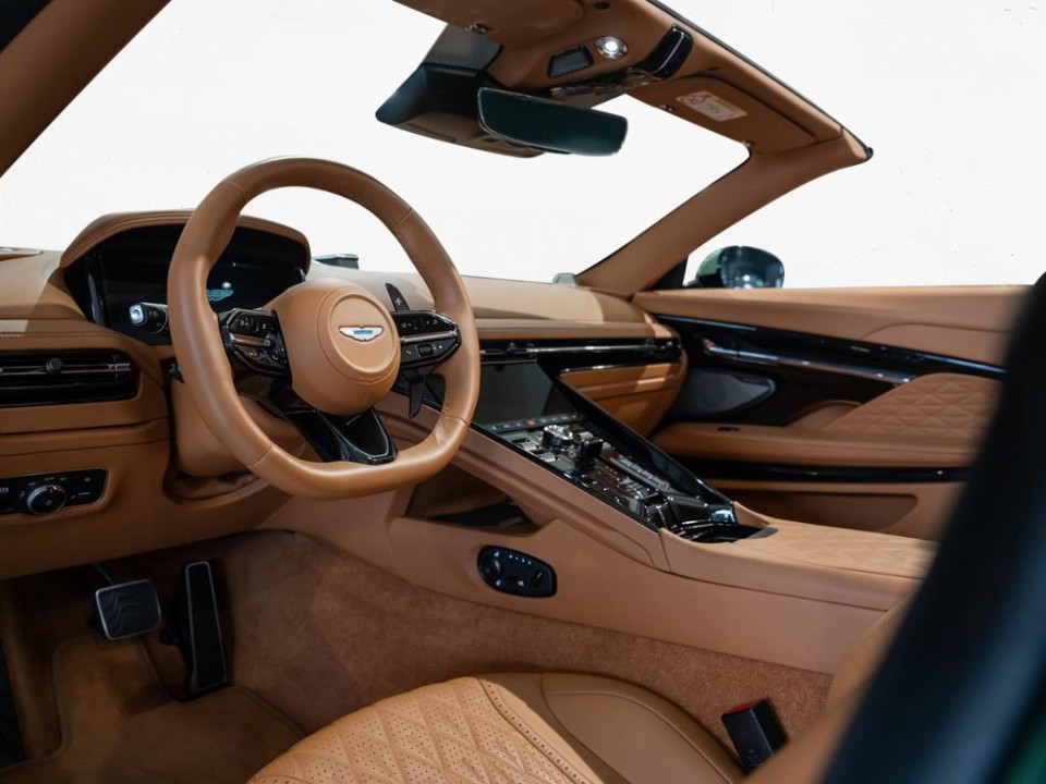 Aston Martin DB12 Volante - foto 10