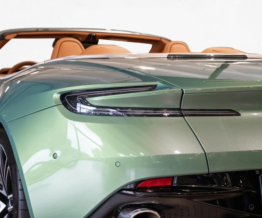 Aston Martin DB12 Volante - foto 26