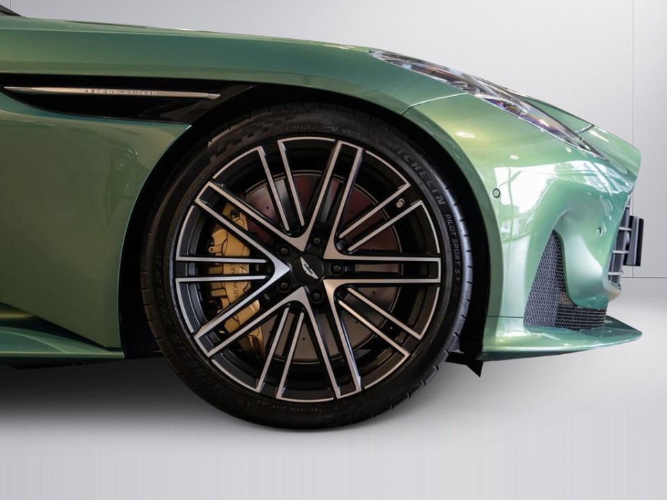 Aston Martin DB12 Volante - foto 28