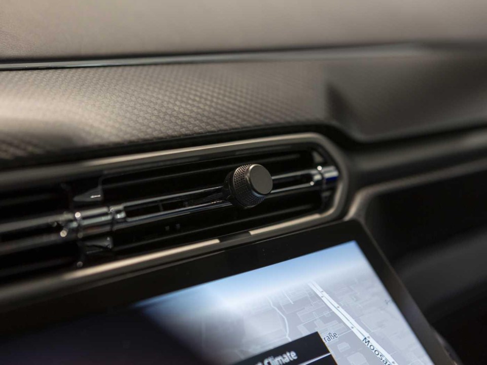 Aston Martin Vanquish - foto 12