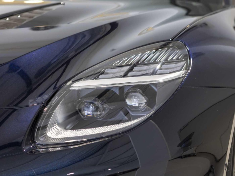 Aston Martin Vanquish - foto 25