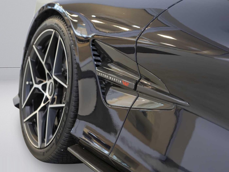 Aston Martin Vanquish - foto 29