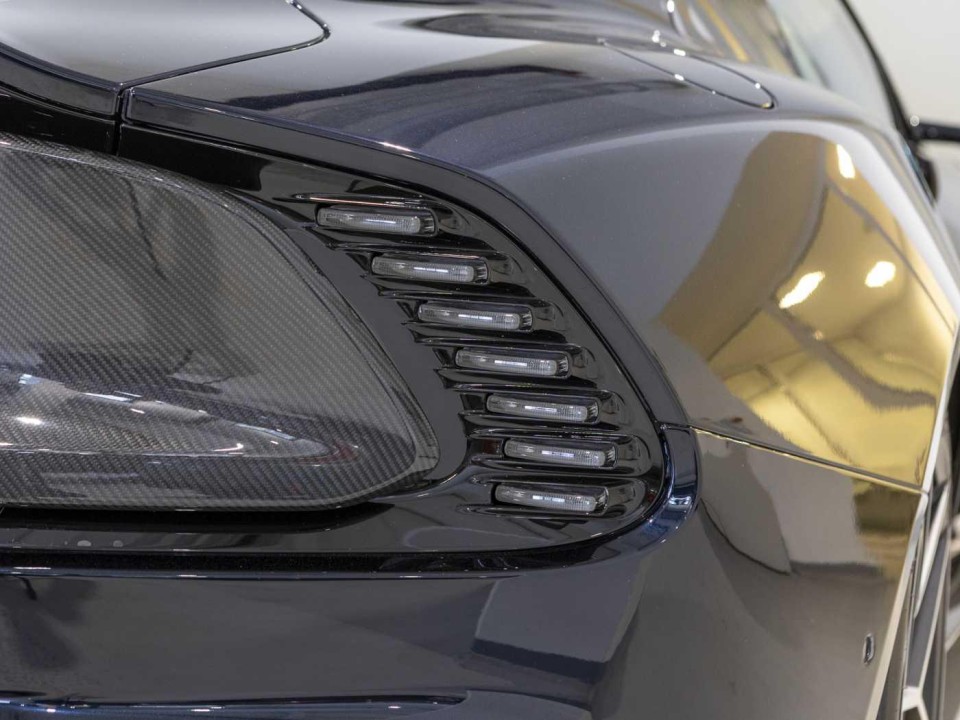Aston Martin Vanquish - foto 22