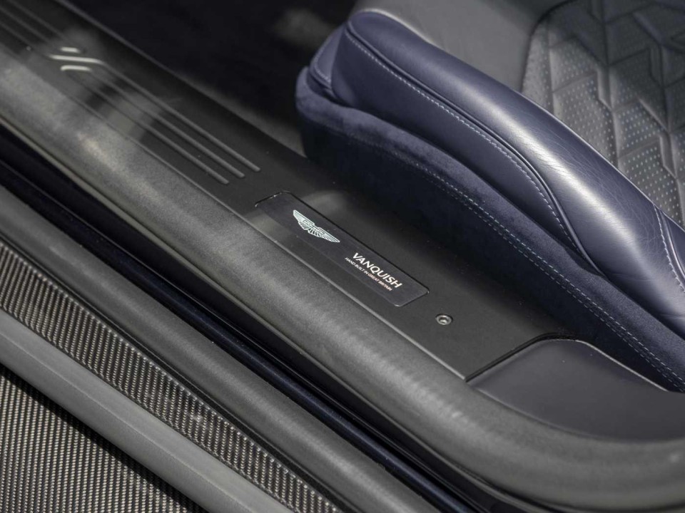 Aston Martin Vanquish - foto 17