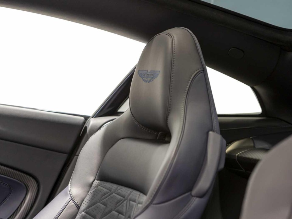 Aston Martin Vanquish - foto 6