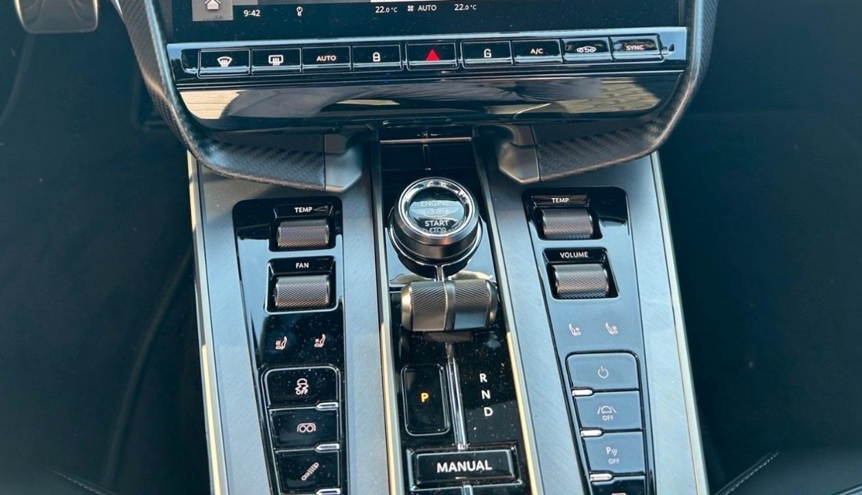 Aston Martin Vanquish - foto 10